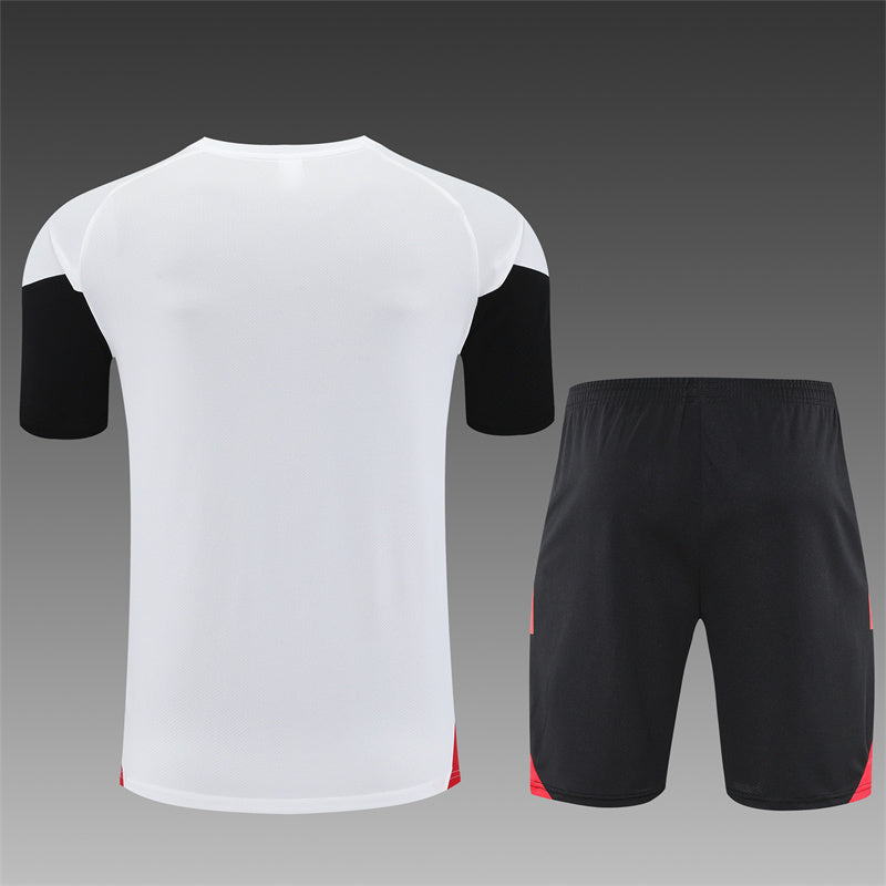Kit entrenamiento Manchester United 25/26