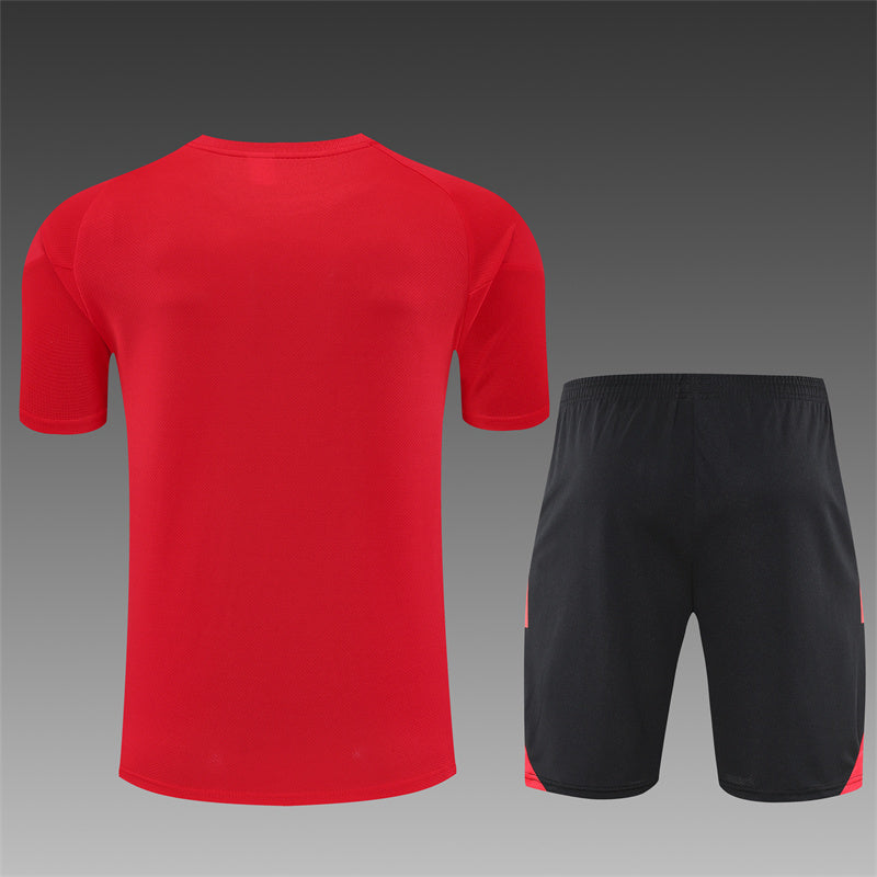 Kit entrenamiento Manchester United 25/26