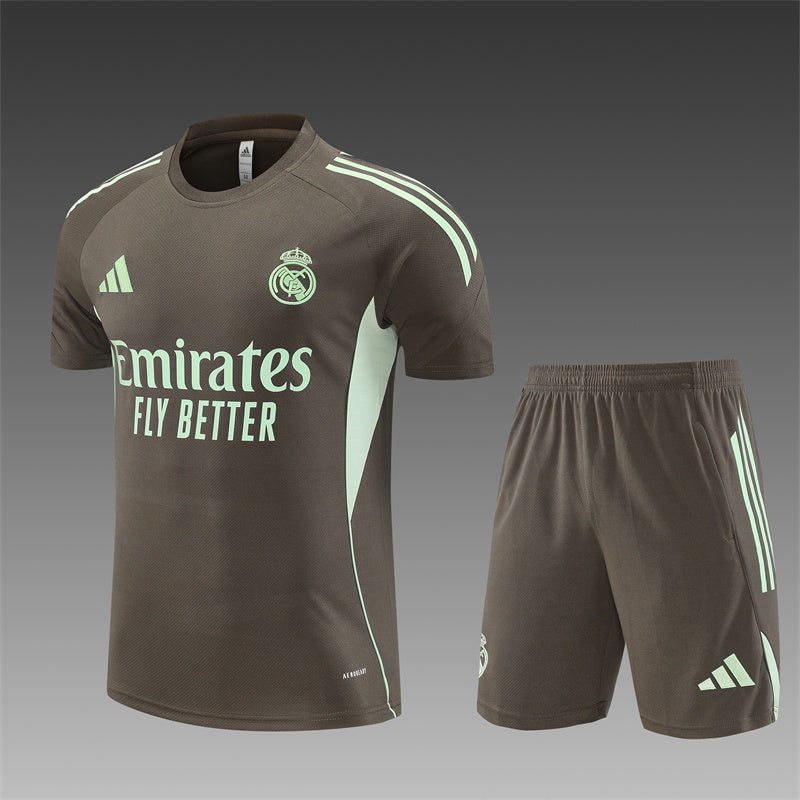 Kit entrenamiento Real Madrid 25/26
