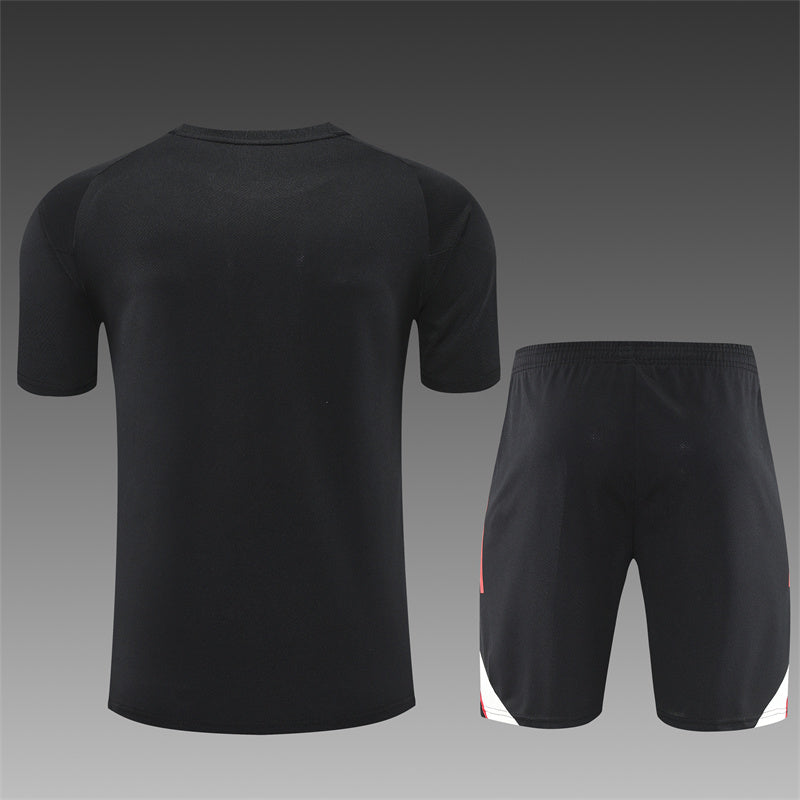 Kit entrenamiento Liverpool 25/26