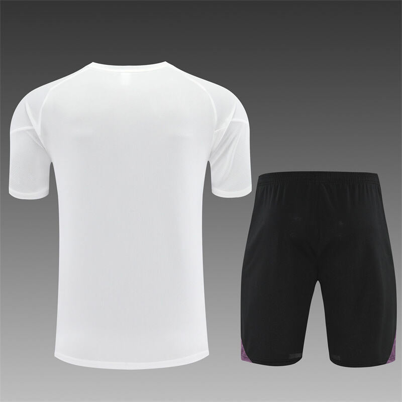 Kit entrenamiento Manchester United 25/26