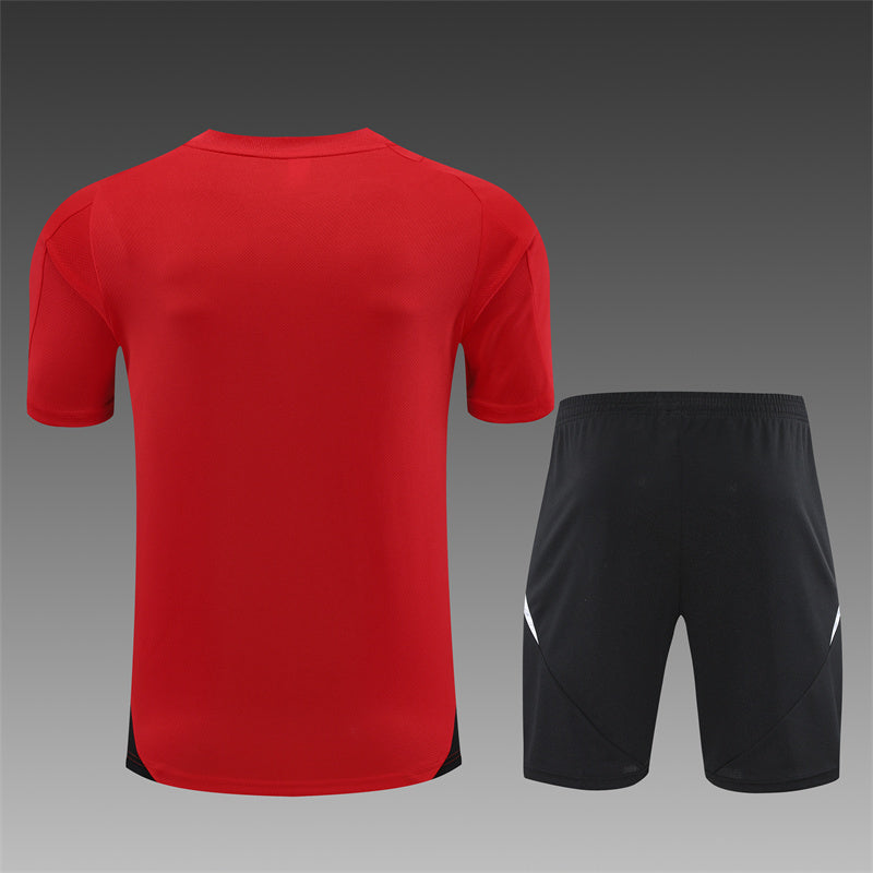 Kit entrenamiento Manchester United 24/25