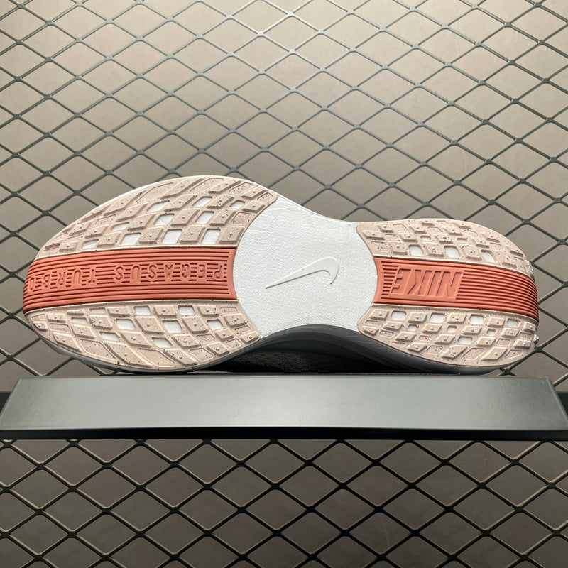 Nike Pegasus Plus FQ7261-800