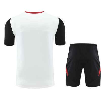 Kit entrenamiento Manchester United 25/26