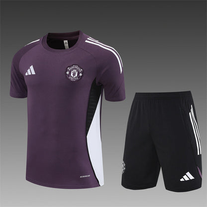 Kit entrenamiento Manchester United 25/26