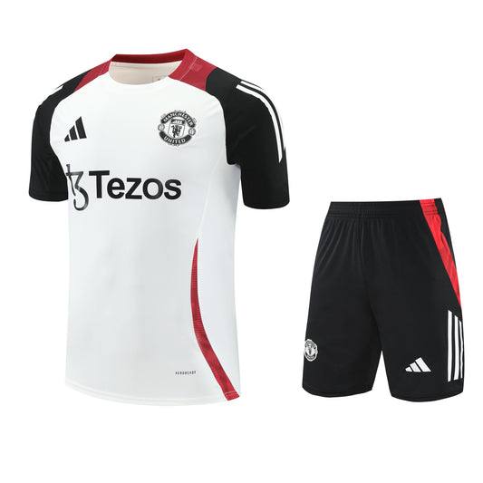 Kit entrenamiento Manchester United 25/26