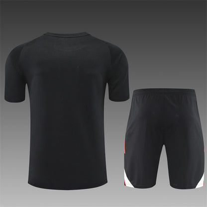 Kit entrenamiento Liverpool 25/26