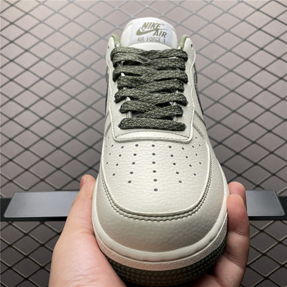 Nike Air Force 1 UN2395-521