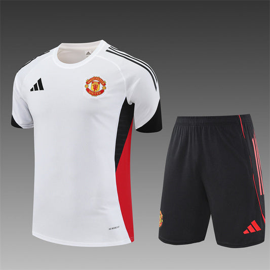 Kit entrenamiento Manchester United 25/26